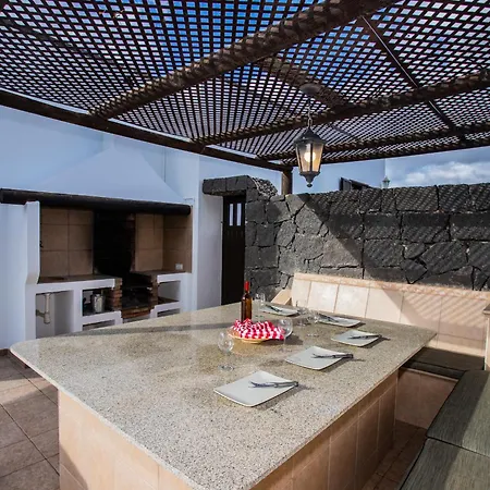 Lima Vesubio Villa *